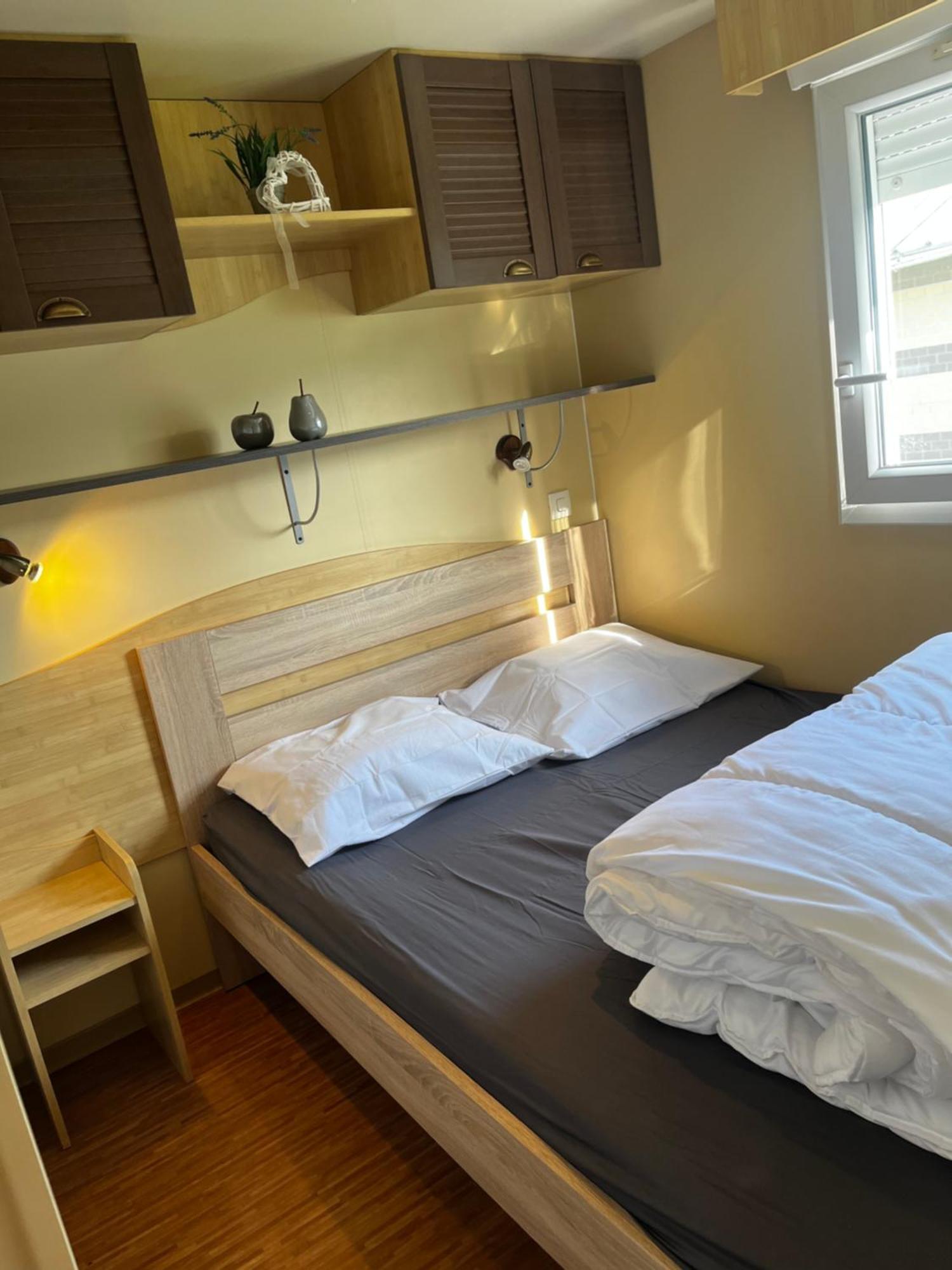 Luxe Stacaravan Albatros - 51 Camping